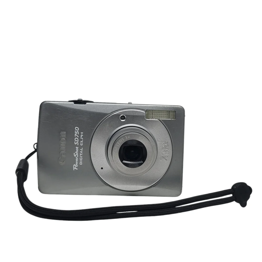 Canon PowerShot SD750 7.1MP Digital ELPH Camera Silver
